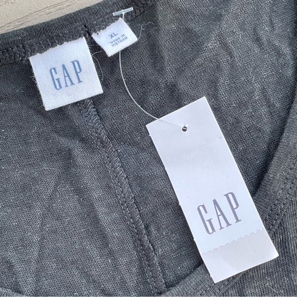 Gap NWT Black Ruffle Sleeve Top XL - Picture 2 of 4